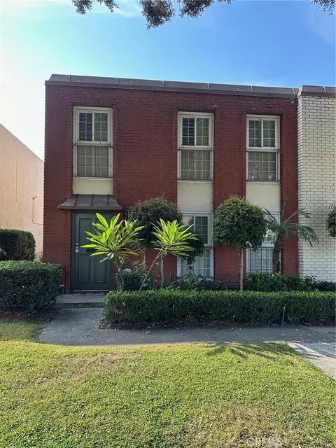 1784 W Glenoaks Ave, Anaheim, CA 92801