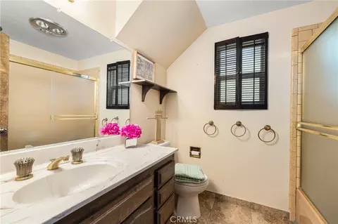 Bath - 175 Golf Course Rd, Lake Arrowhead, CA 92352 photo 2 of 3