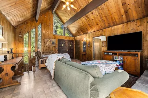 Living - 175 Golf Course Rd, Lake Arrowhead, CA 92352 photo 4 of 6