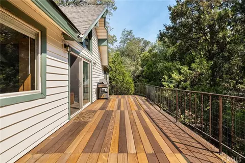 Exterior - 175 Golf Course Rd, Lake Arrowhead, CA 92352 photo 3 of 11