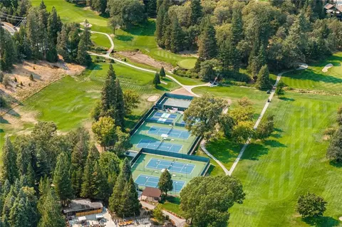View/Area - 175 Golf Course Rd, Lake Arrowhead, CA 92352 photo 3 of 9