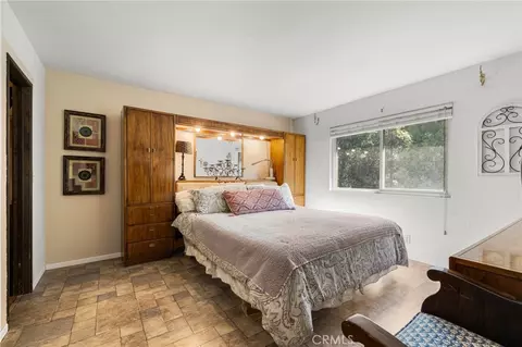Bedroom - 175 Golf Course Rd, Lake Arrowhead, CA 92352 photo 1 of 6
