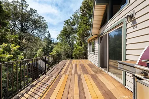 Exterior - 175 Golf Course Rd, Lake Arrowhead, CA 92352 photo 2 of 11