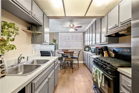9210 Van Nuys Blvd #15, Panorama City, CA 91402