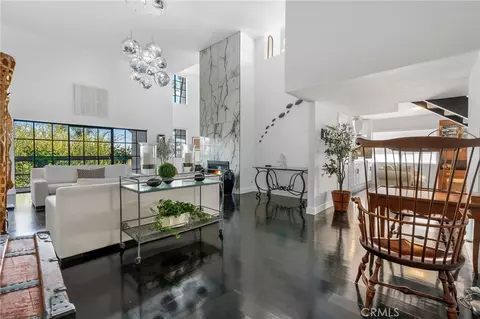 5339 Lindley Ave #304, Tarzana, CA 91356
