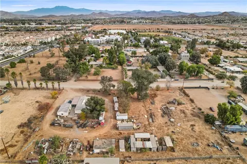 30581 Old Windmill Rd, Menifee, CA 92584 photo 2