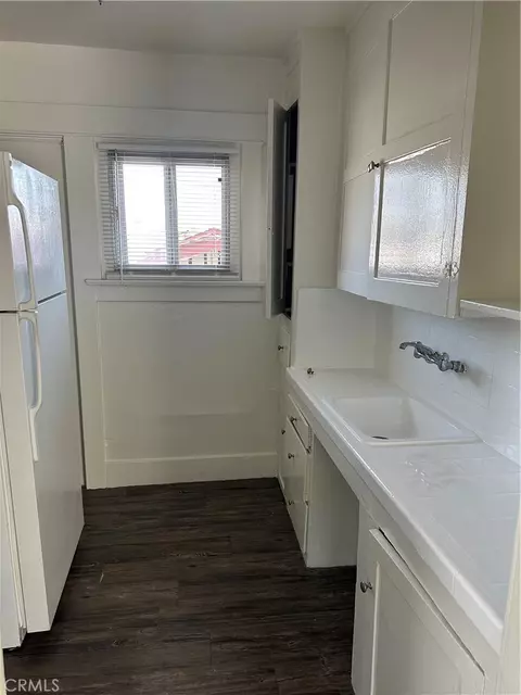 Kitchen - 1101 Cherry Ave, Long Beach, CA 90813 photo 2 of 6