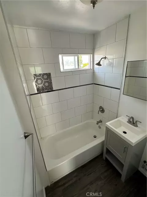 Bath - 1101 Cherry Ave, Long Beach, CA 90813 photo 1 of 8