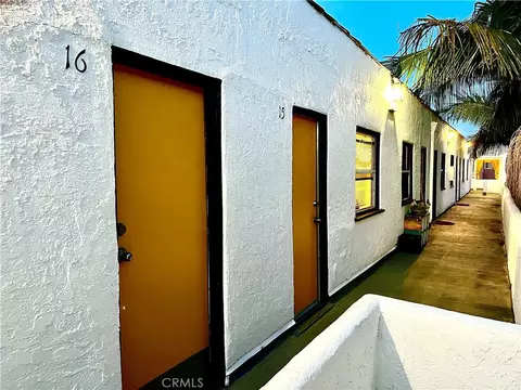 Entry Way - 1101 Cherry Ave, Long Beach, CA 90813 photo 1 of 3