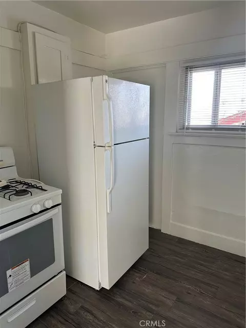 Kitchen - 1101 Cherry Ave, Long Beach, CA 90813 photo 3 of 6