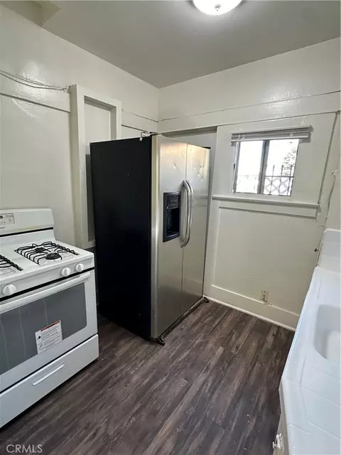 Kitchen - 1101 Cherry Ave, Long Beach, CA 90813 photo 1 of 6
