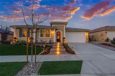 2775 Santa Fiora Dr, Corona, CA 92882