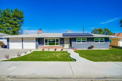 5151 Peacock Ln, Riverside, CA 92505
