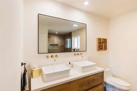Bath - 4883 Avenida La Candela, Joshua Tree, CA 92252 photo 5 of 8