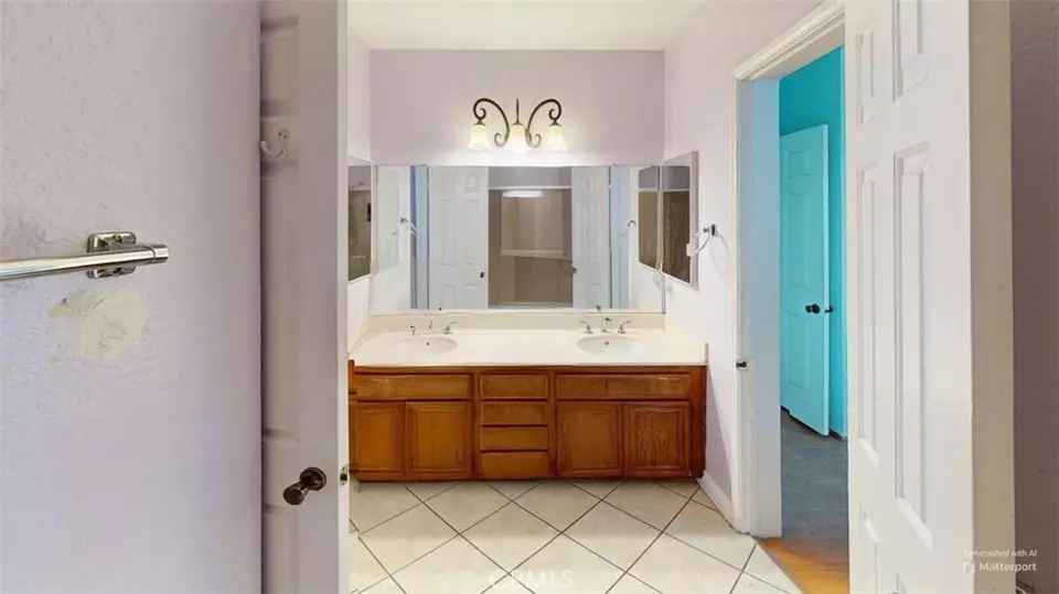 Bath - 4345 W 154th St #11, Lawndale, CA 90260 photo 2 of 3