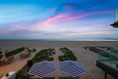27 A Surfside Ave, Surfside, CA 90743