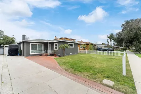 2110 Poinsettia St, Santa Ana, CA 92706