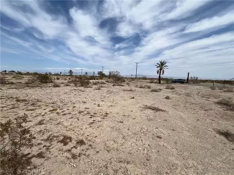 2375 Harbor Dr, Thermal, CA 92274 photo 4
