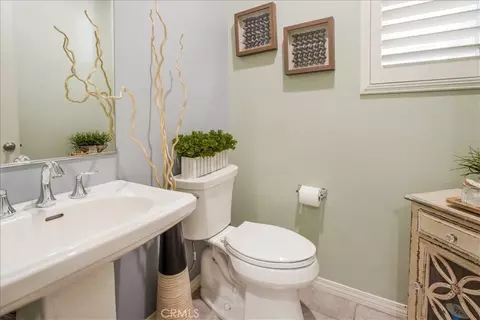 27323 Ardella Pl, Saugus, CA 91350 photo 5