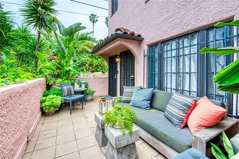 4912 Edgewood Pl, Los Angeles, CA 90019