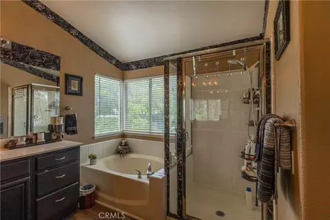 Bath - 970 Riverview Cir, Corona, CA 92881 photo 1 of 2