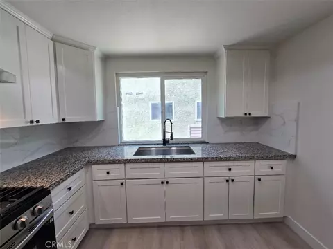 Kitchen - 70 Harkness Ave #4, Pasadena, CA 91106 photo 1 of 2