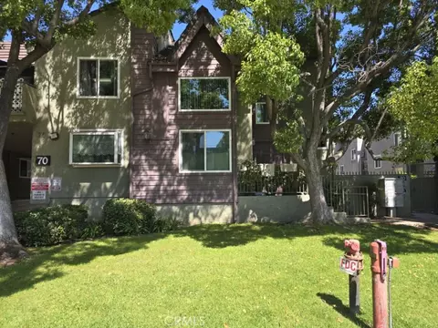 70 Harkness Ave #4, Pasadena, CA 91106