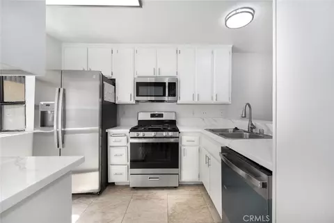 12750 Centralia St #208, Lakewood, CA 90715