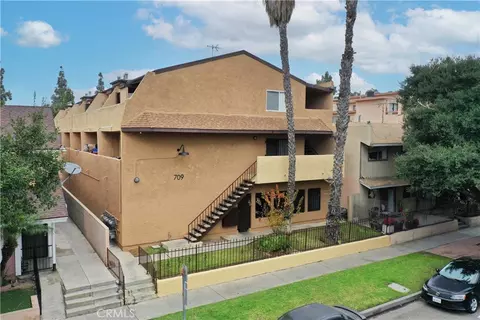709 E Chestnut Ave, Santa Ana, CA 92701