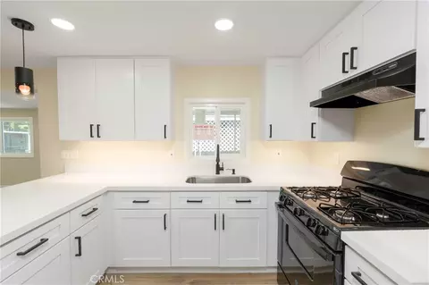 107 Portola Ln S #41, Tustin, CA 92780