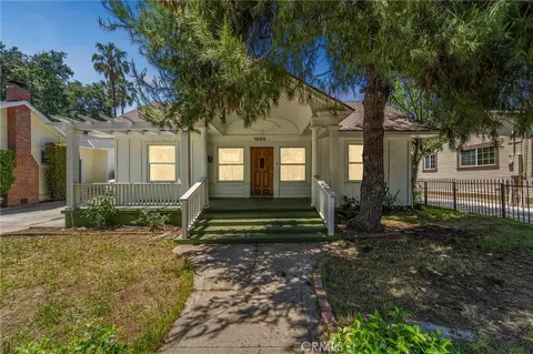 1693 N Los Robles Ave, Pasadena, CA 91104