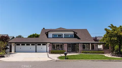 5941 E Valley Forge Dr, Orange, CA 92869