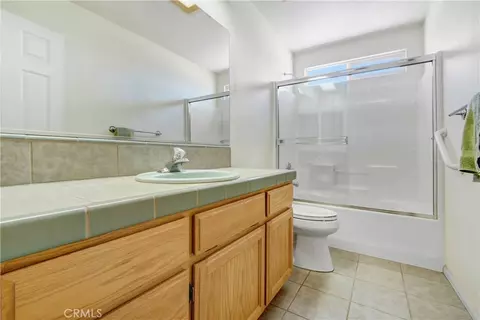 Bath - 11949 Hawthorne Ave, Hesperia, CA 92345 photo 3 of 3