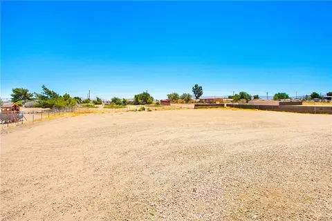 Exterior - 11949 Hawthorne Ave, Hesperia, CA 92345 photo 3 of 3