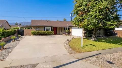 335 W Kirkwall Rd, Glendora, CA 91740