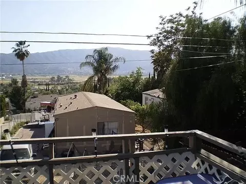 32851 Mesa Dr, Lake Elsinore, CA 92530