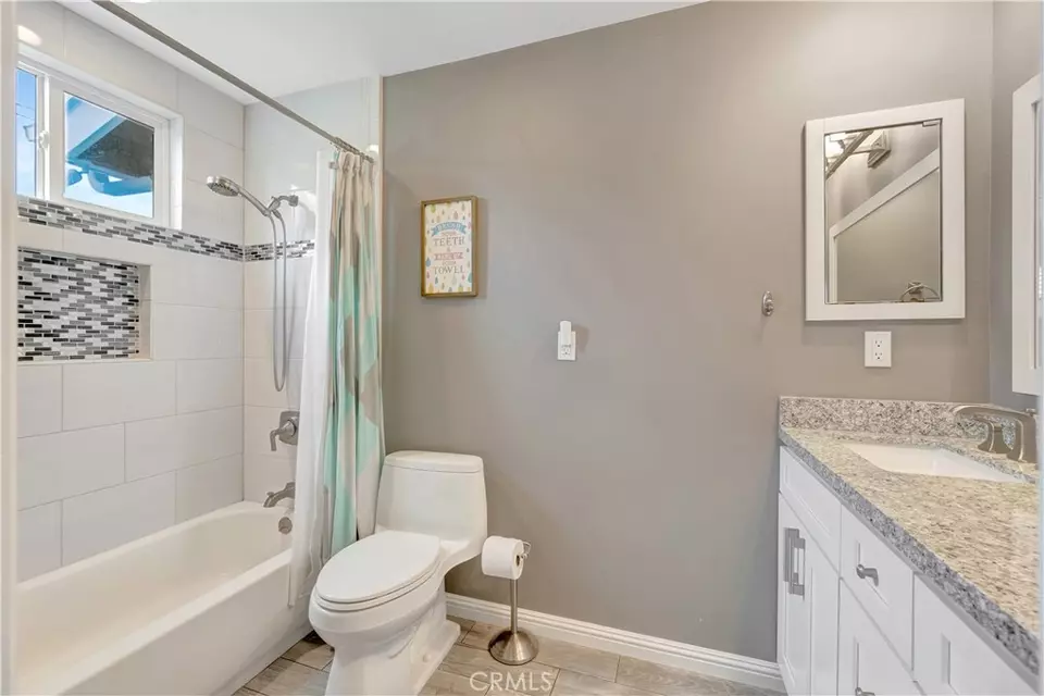 Bath - 12161 Casper St, Garden Grove, CA 92845 photo 2 of 4