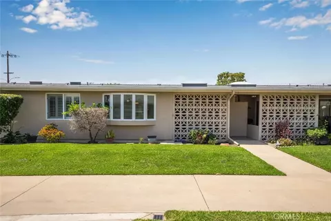 13350 St Andrews Dr #68E M12, Seal Beach, CA 90740