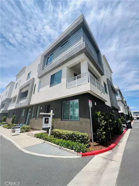 1886 S Westside Dr #57, Anaheim, CA 92805