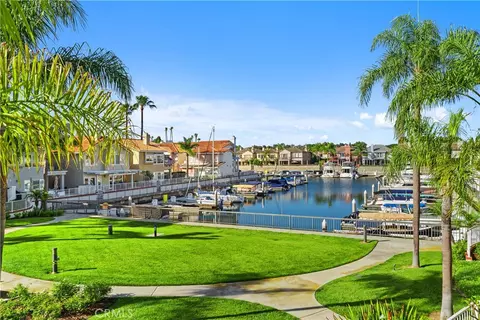 331 Parsons Lndg, Long Beach, CA 90803