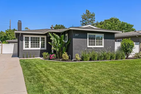 2117 Poinsettia St, Santa Ana, CA 92706