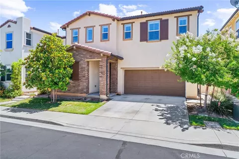 2825 Villa Catalonia Ct, Corona, CA 92881