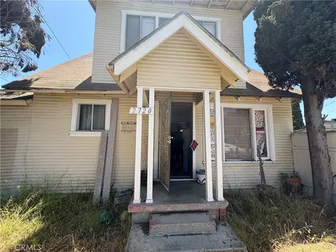 2720 E Wall St, Signal Hill, CA 90755