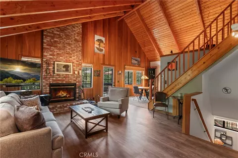 1364 Toronto Dr, Lake Arrowhead, CA 92352