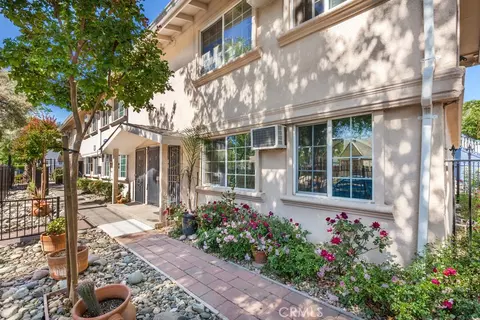 2700 32nd St, Sacramento, CA 95817
