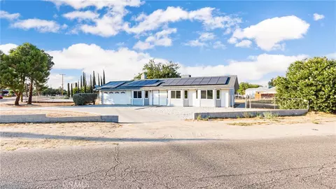 10219 Victor Ave, Hesperia, CA 92345