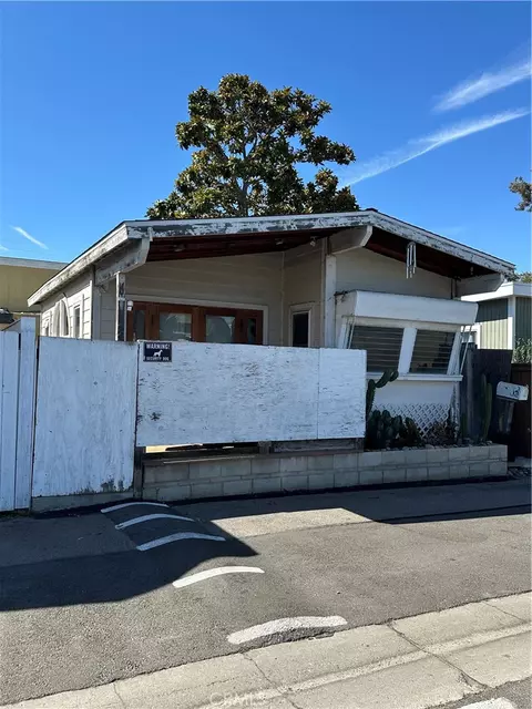 96 Welcome Ln, Seal Beach, CA 90740
