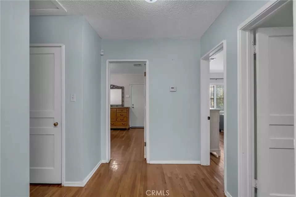 Entry Way - 10229 S Van Ness Ave, Inglewood, CA 90303 photo 2 of 3