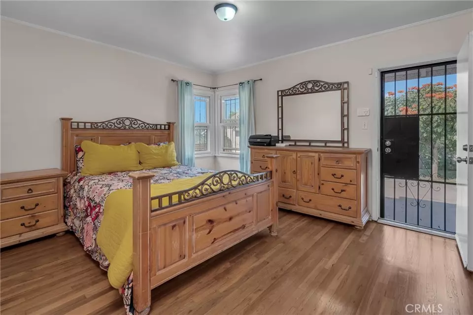 Bedroom - 10229 S Van Ness Ave, Inglewood, CA 90303 photo 6 of 7