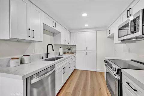 827 W Orangewood Ave, Anaheim, CA 92802